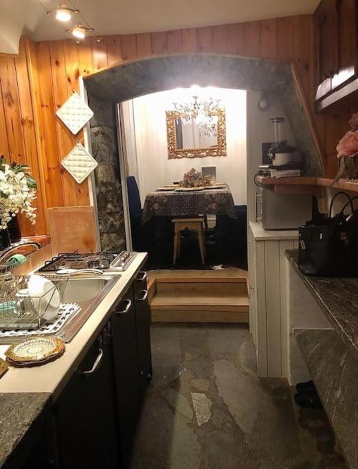 Petite Maison In Centro A クールマイユール エクステリア 写真